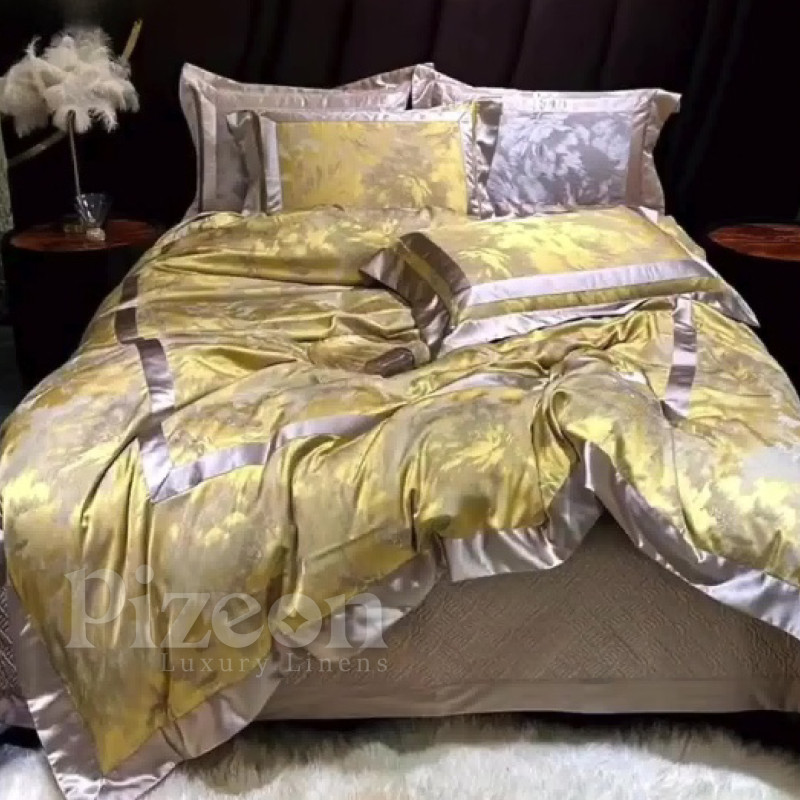 Luxury imported 4-piece high-class silk bedding set.