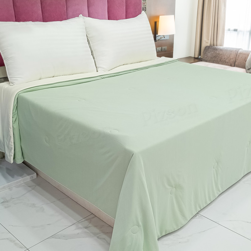 Ice Cool Summer Quilt with Solid Color on Both Sides