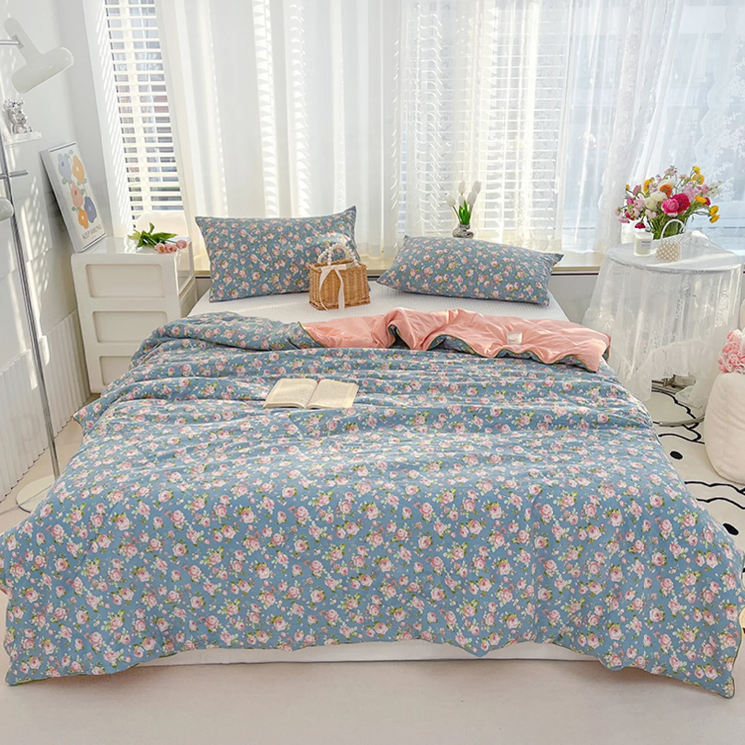 Imported Floral Print All Over Print Summer Quilt.