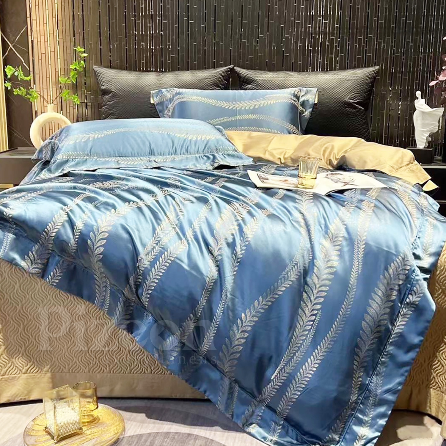 Luxury imported 4-piece high-class silk bedding set.